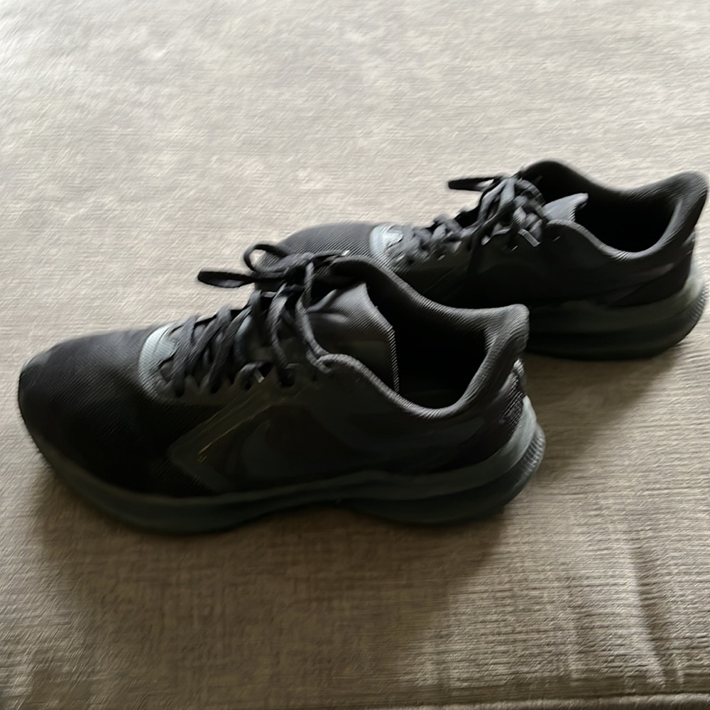 Nike men’s sneakers size 9